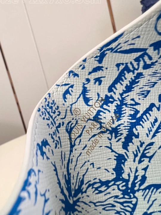 LOUIS CARD VUITTON HOLDER-11*7*0.5cm 0412